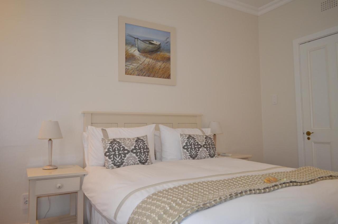 Bed and Breakfast On The Bay à Port Elizabeth Extérieur photo