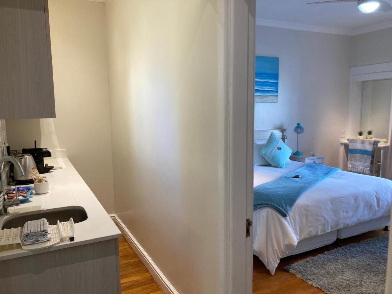 Bed and Breakfast On The Bay à Port Elizabeth Extérieur photo