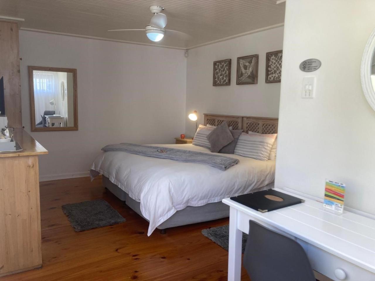 Bed and Breakfast On The Bay à Port Elizabeth Extérieur photo