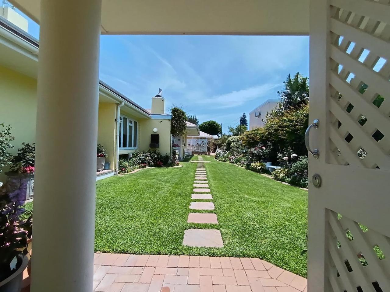 Bed and Breakfast On The Bay à Port Elizabeth Extérieur photo
