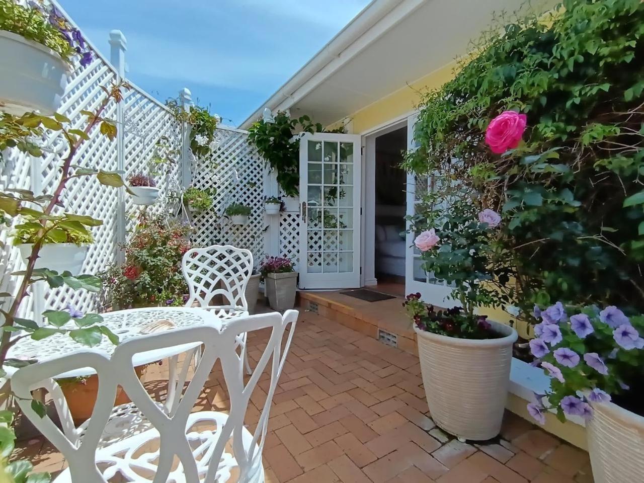 Bed and Breakfast On The Bay à Port Elizabeth Extérieur photo