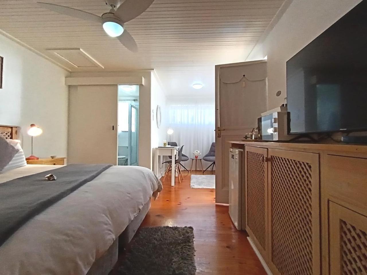 Bed and Breakfast On The Bay à Port Elizabeth Extérieur photo