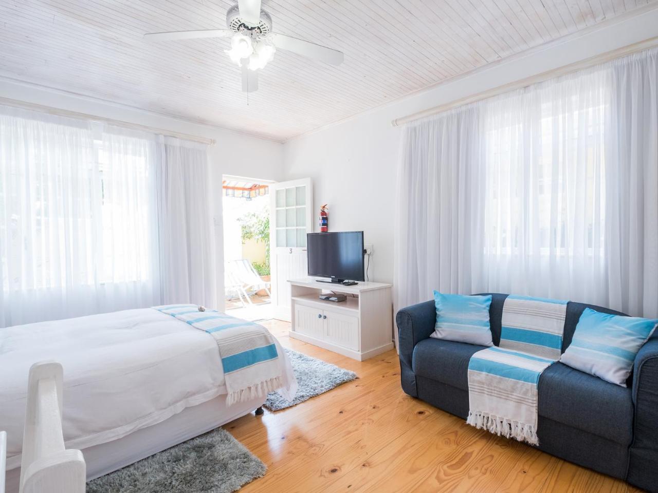 Bed and Breakfast On The Bay à Port Elizabeth Extérieur photo